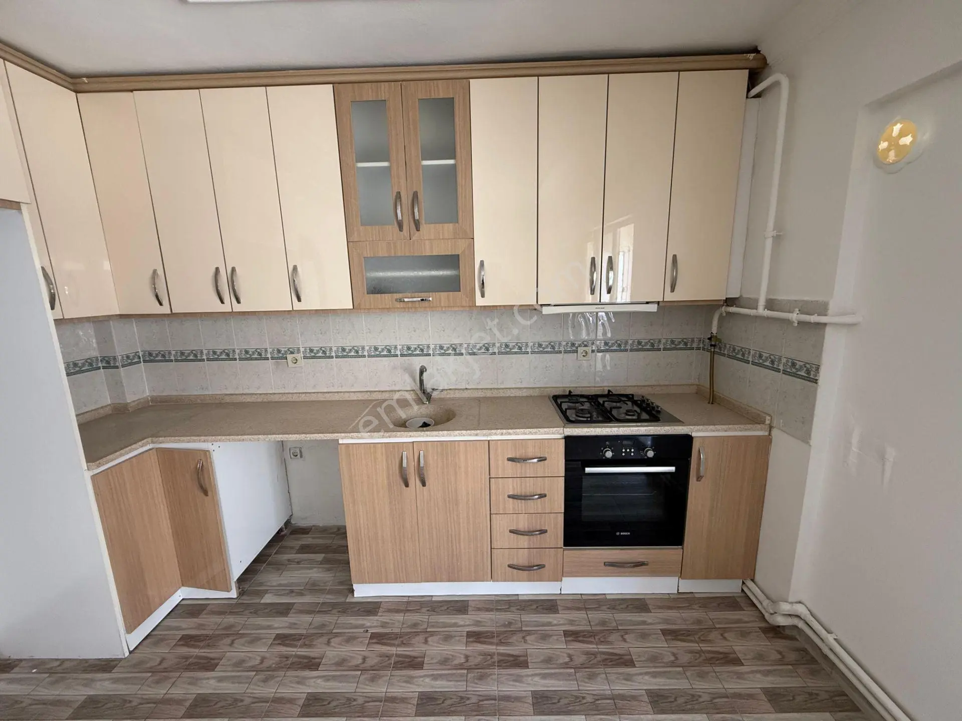Re/max İnci'den Toygar Mah. Damla Sitesinde Geniş Kiralık 2+1 Daire - Görsel 2