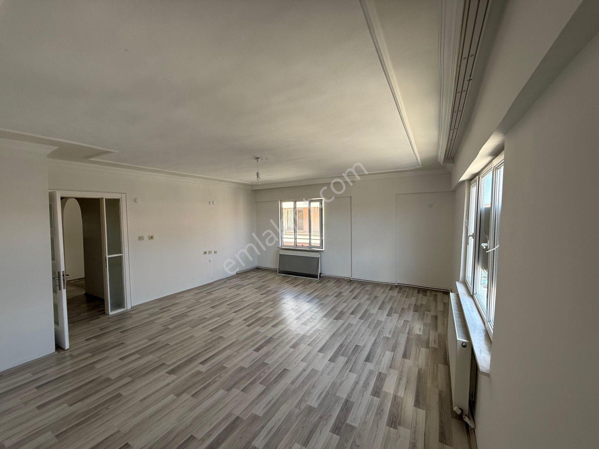 Re/max İnci'den Toygar Mah. Damla Sitesinde Geniş Kiralık 2+1 Daire - Görsel 6