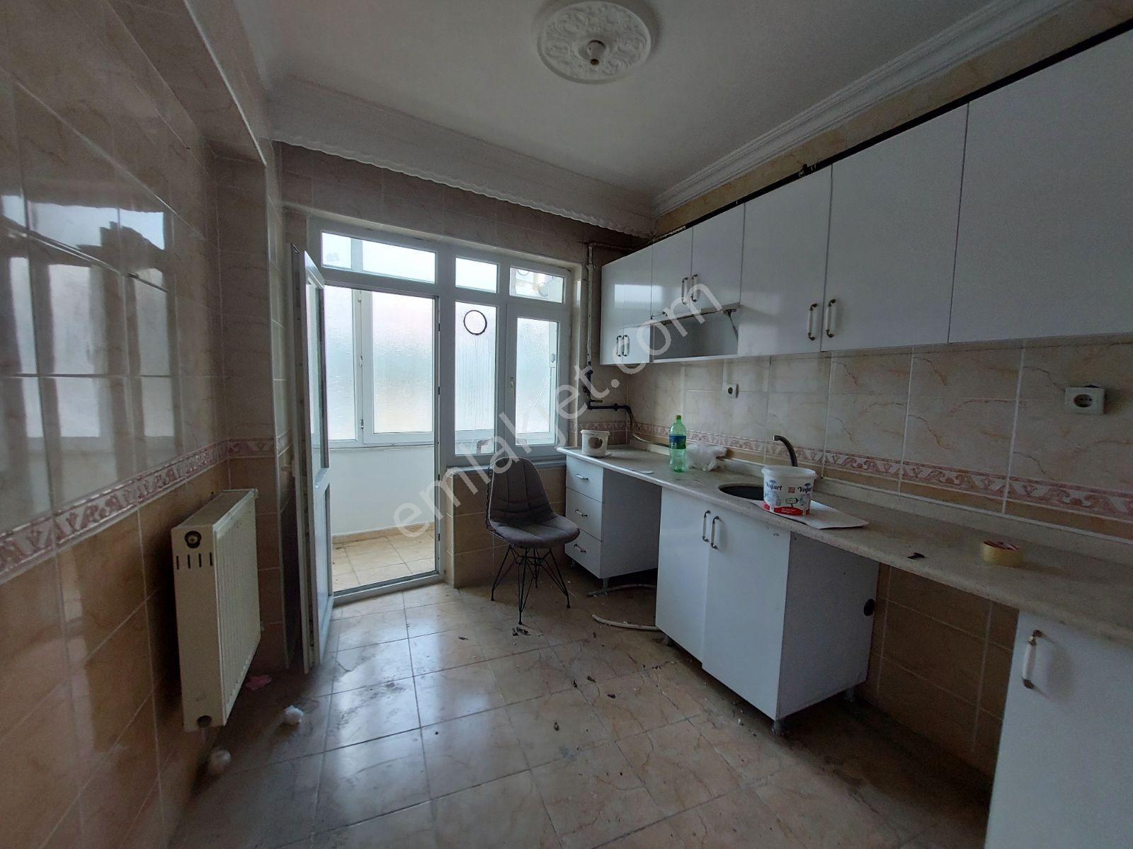 Arzu Emlaktan Zübeydehanım Mah. Kiralık 2+1 Daire