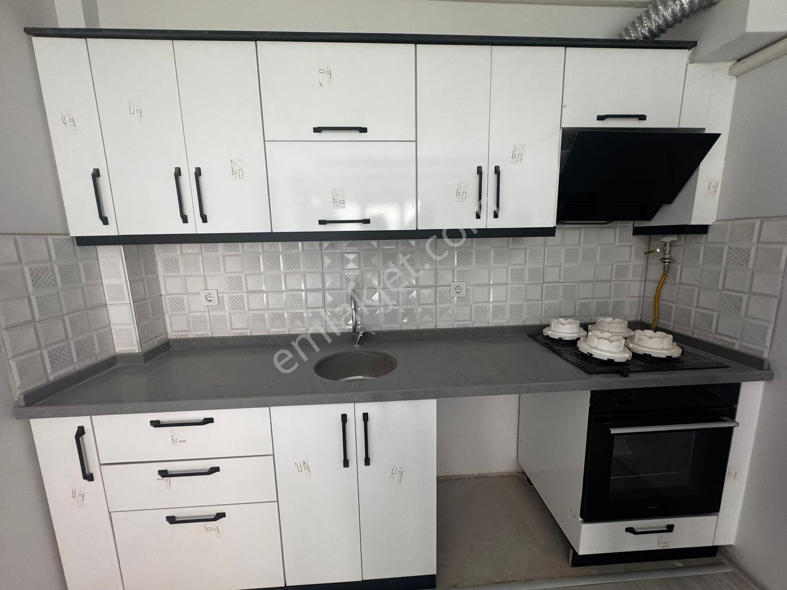 Çanakkale Merkez Stadyum Mevki Kiralık 1+1 Daire - Görsel 2