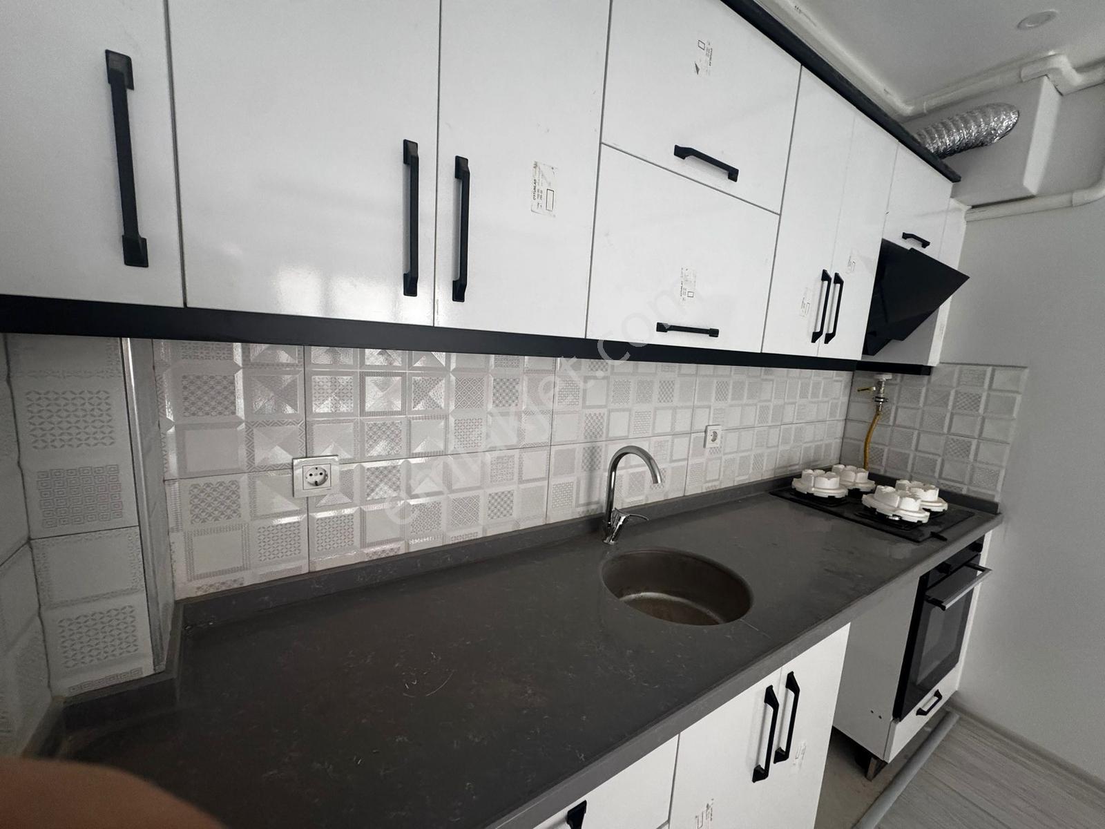 Çanakkale Merkez Stadyum Mevki Kiralık 1+1 Daire - Görsel 3