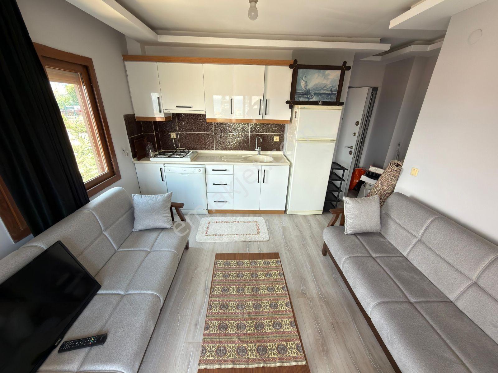 Kuşadası Merkezde Deniz Manzaralı Eşyalı Daire - Görsel 7