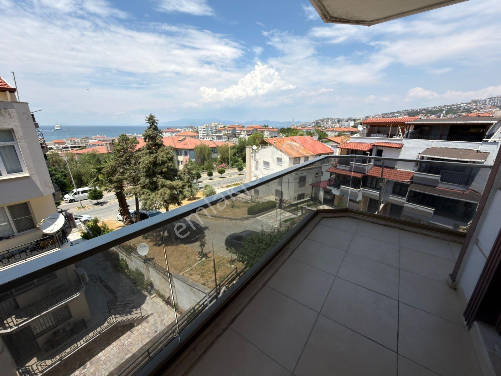 Kuşadası Merkezde Deniz Manzaralı Eşyalı Daire - Görsel 3