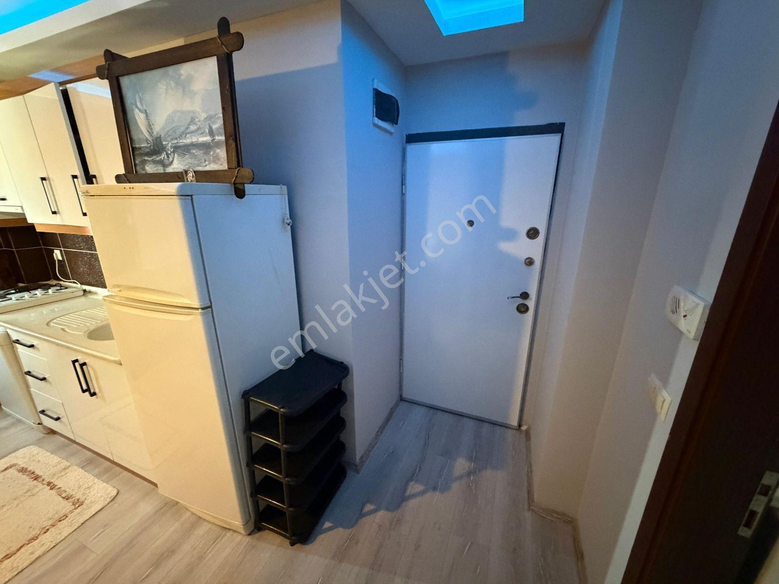 Kuşadası Merkezde Deniz Manzaralı Eşyalı Daire - Görsel 15