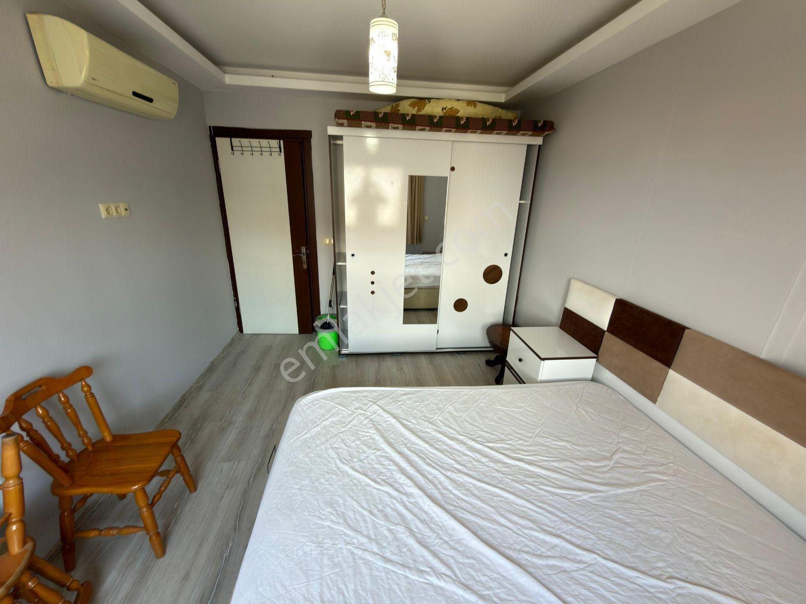 Kuşadası Merkezde Deniz Manzaralı Eşyalı Daire - Görsel 11