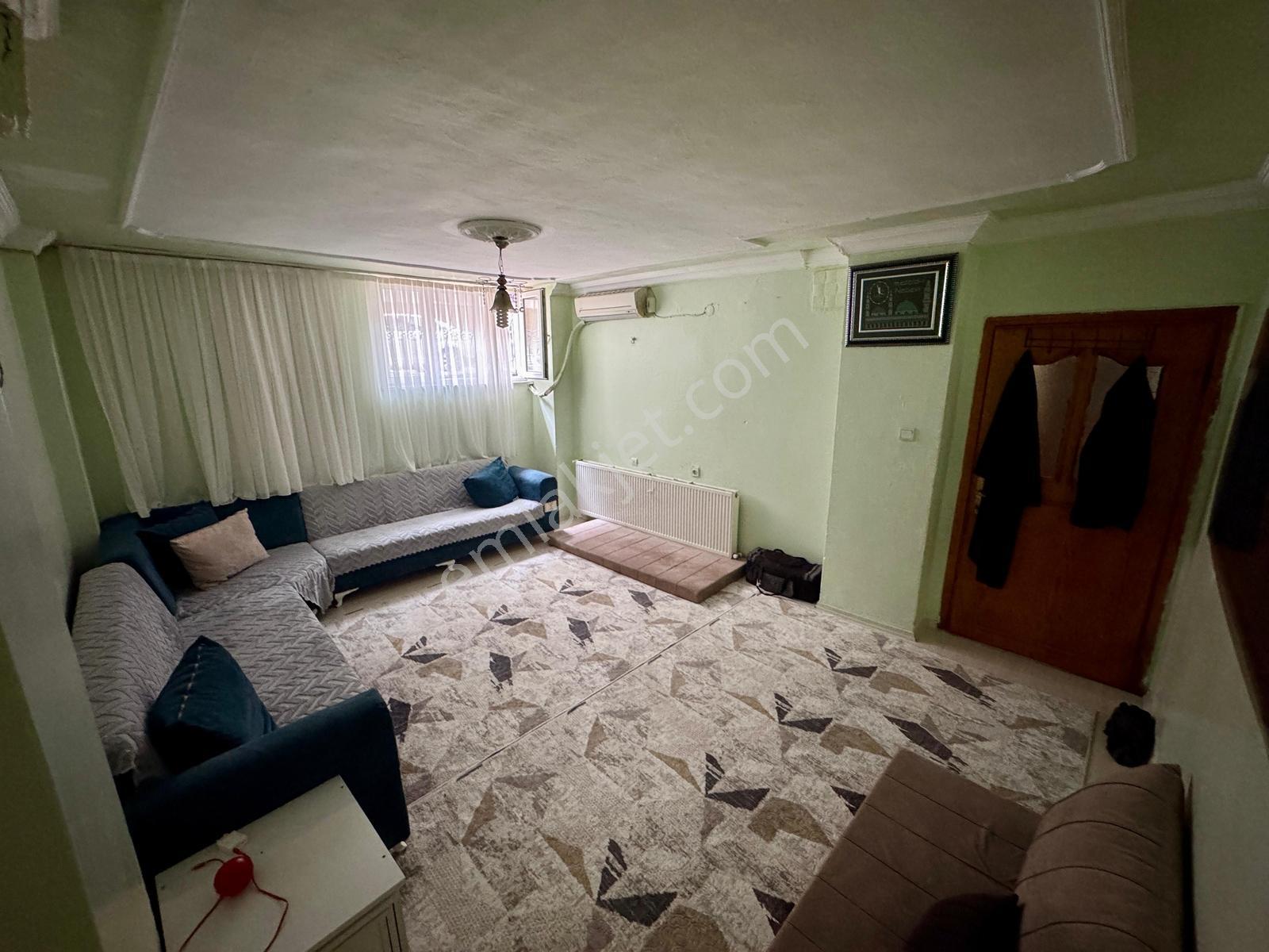 50.yıl Mahallesinde Metroya Yakın Satılık 125 M² Geniş 2+1 Daire