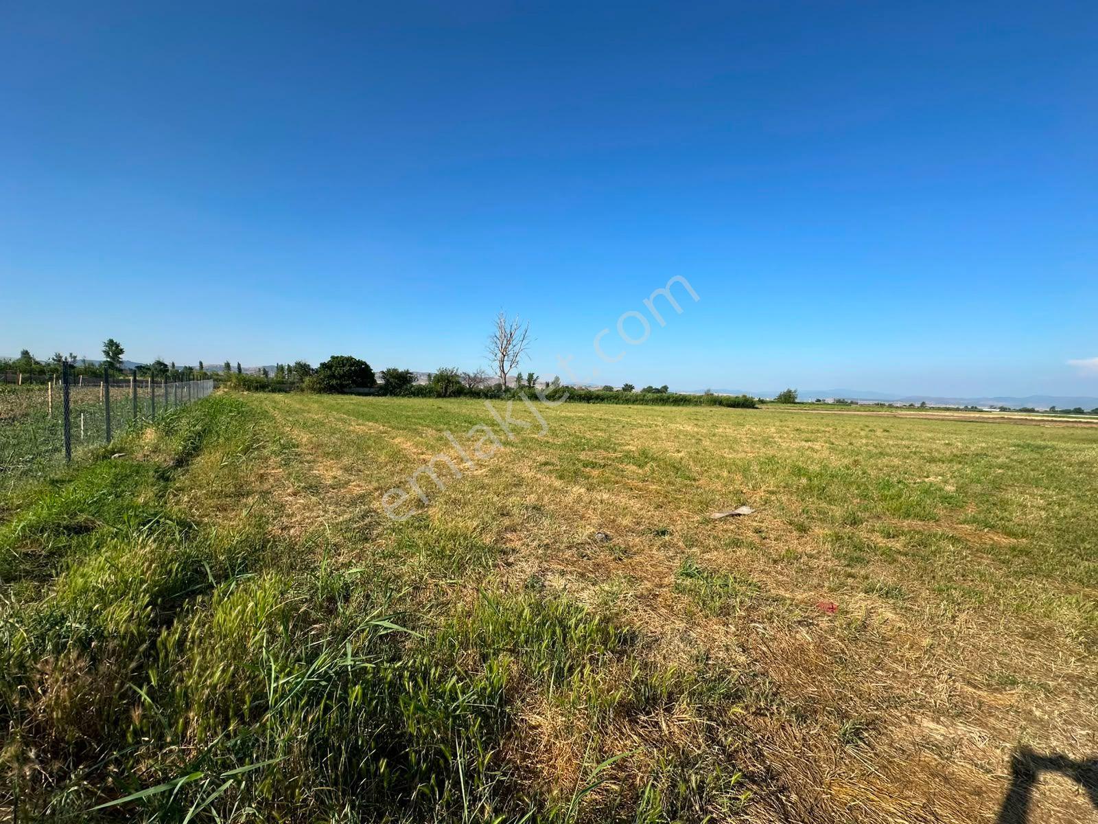 S&s Emlakdan Balıkesir Yakupköy Mahallesinde Satılık 1872 M2 Tarla