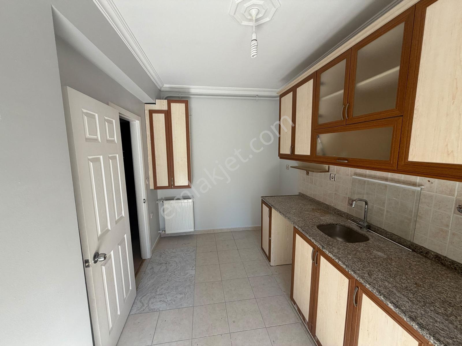 Kalyon Kapı Da Site İçerisinde 3+1 Ara Kat Kiralık Daire - Görsel 23