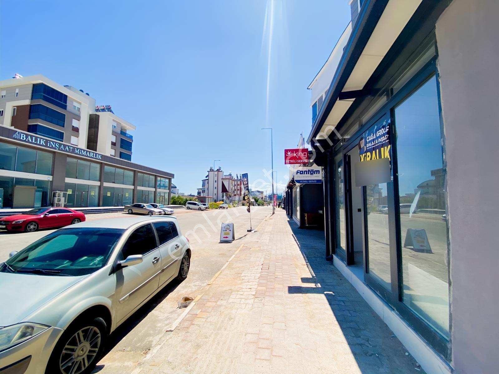 Fevziçakmak Mahallesi'nde Cadde Üstü 3 Katlı 180 M² Dükkan