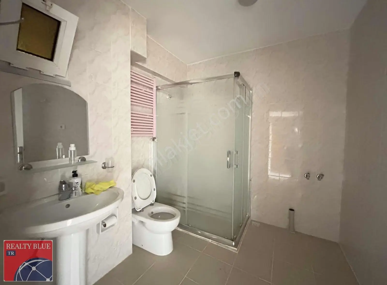 Pendik Kavakpınar Mh. Çift Balkonlu Az Katlı Kiralık 5+2 Daire - Görsel 4