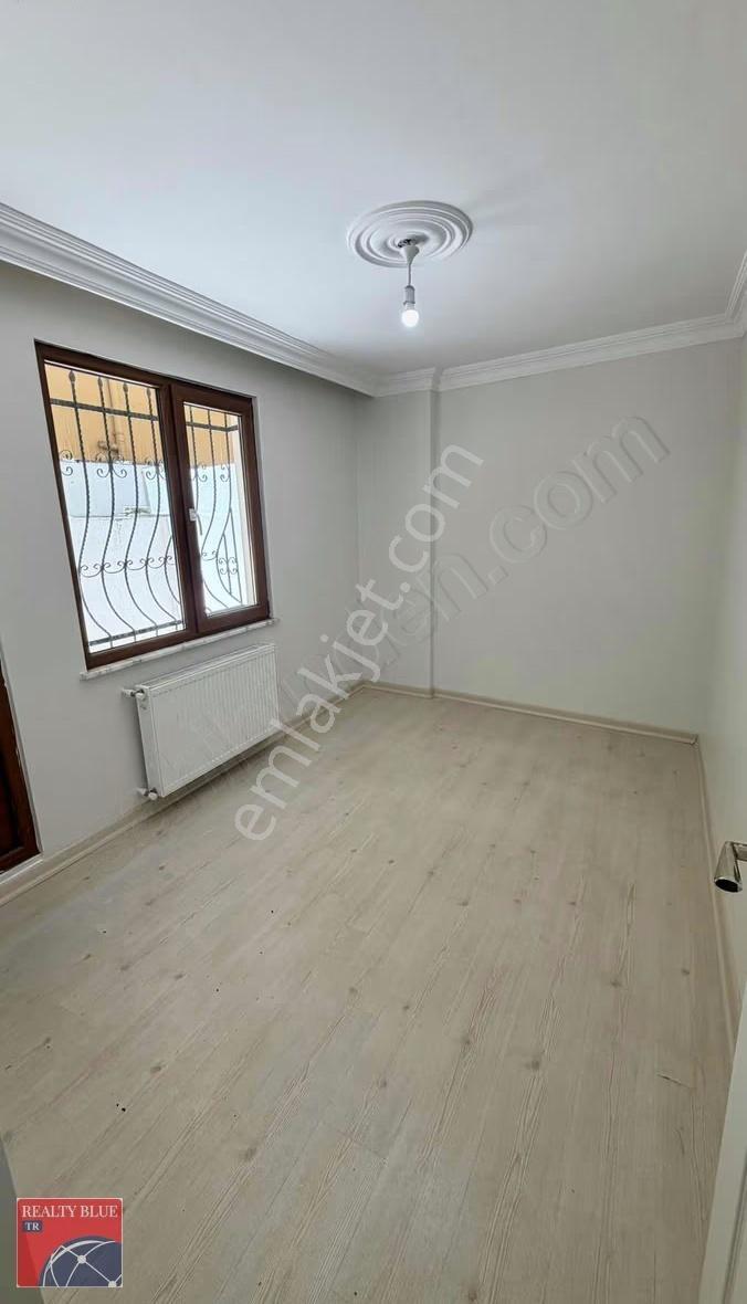 Hamidiye'de Bahçe Kullanımlı Toprak Temassız Genç Binada 1+1 - Görsel 13