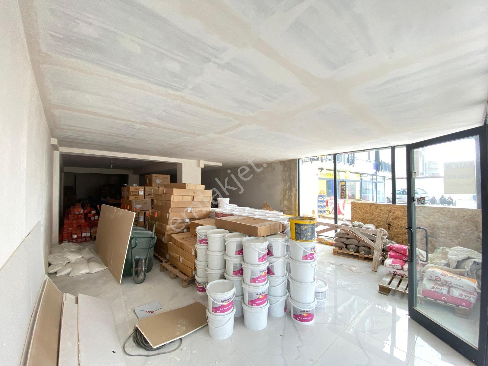 Cadde Üstün'de Sıfır Genişletmesi Yapılı 180 M2 Satılık Dükkan