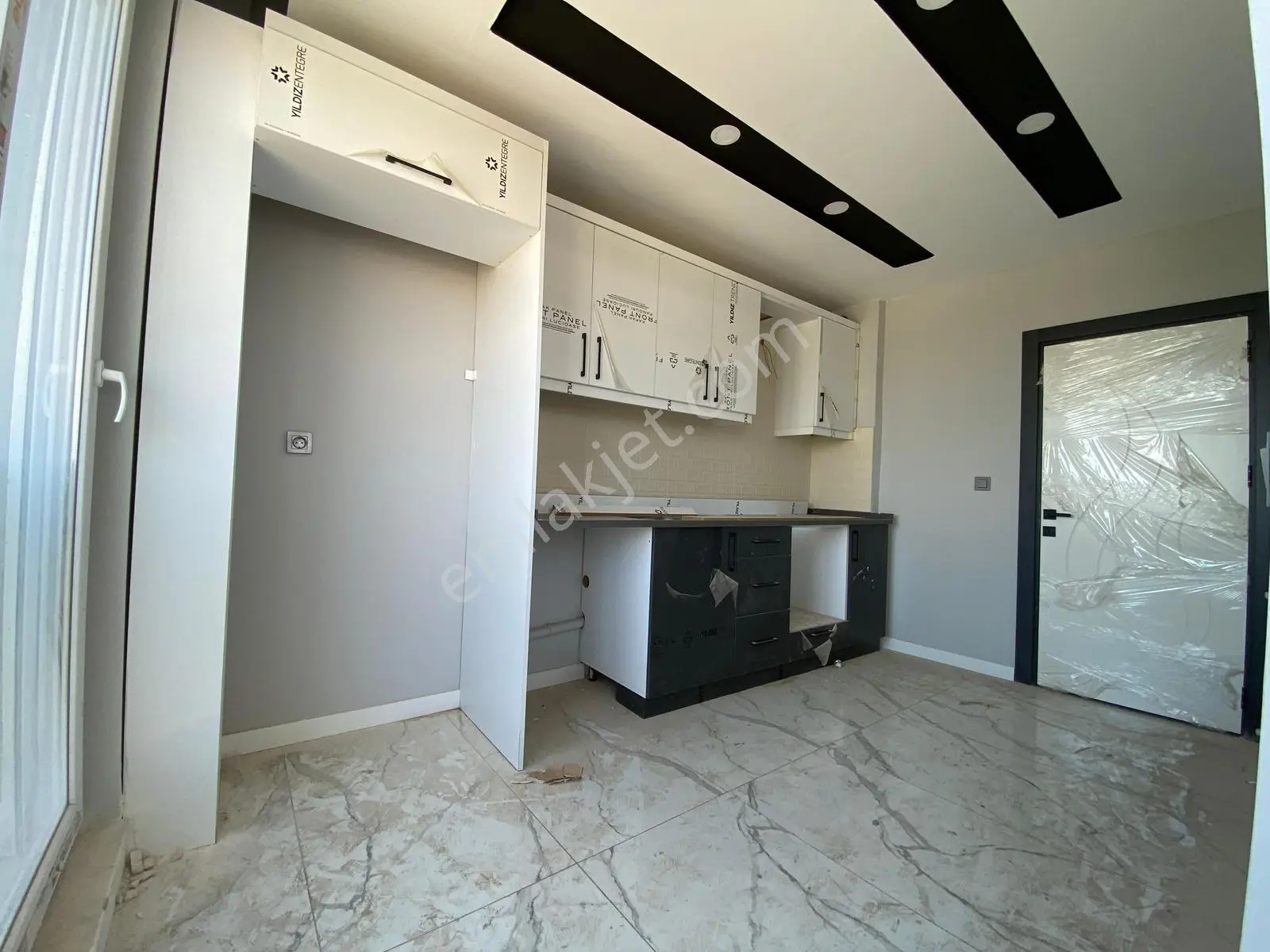 Havuzlu Site'de Sıfır Asansörlü 4.kat 2+1 100 M2 Satılık Daire - Görsel 4