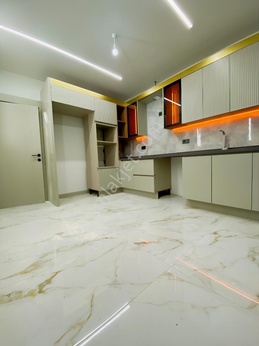 Aydoğmuş Mahallesi'nde Havuzlu 3.kat 2+1 110 M² Lüks Daire - Görsel 26