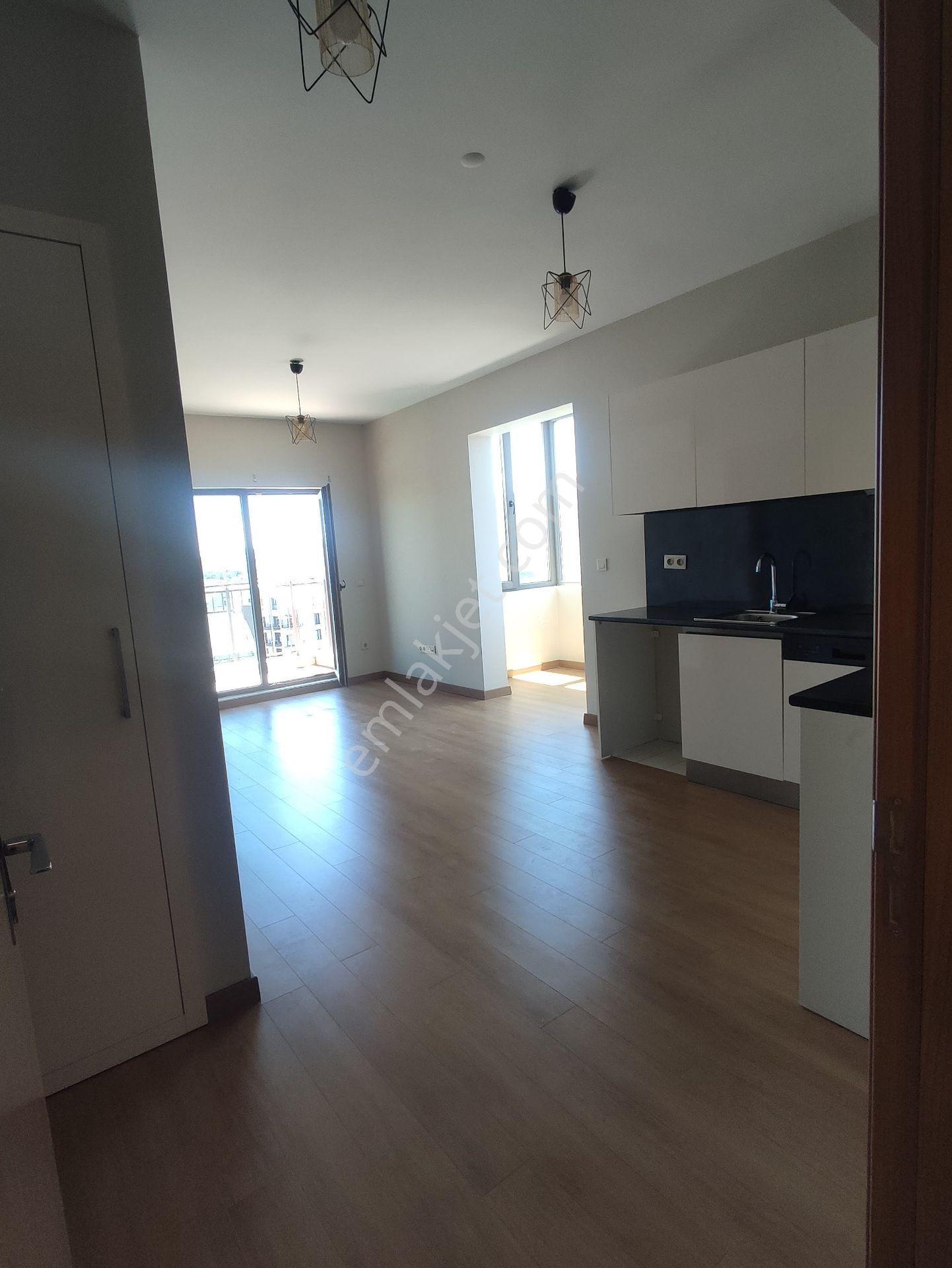 Nef Sancaktepe'de Muhteşem Manzaralı, Kiralık 1+1 Daire - Görsel 9