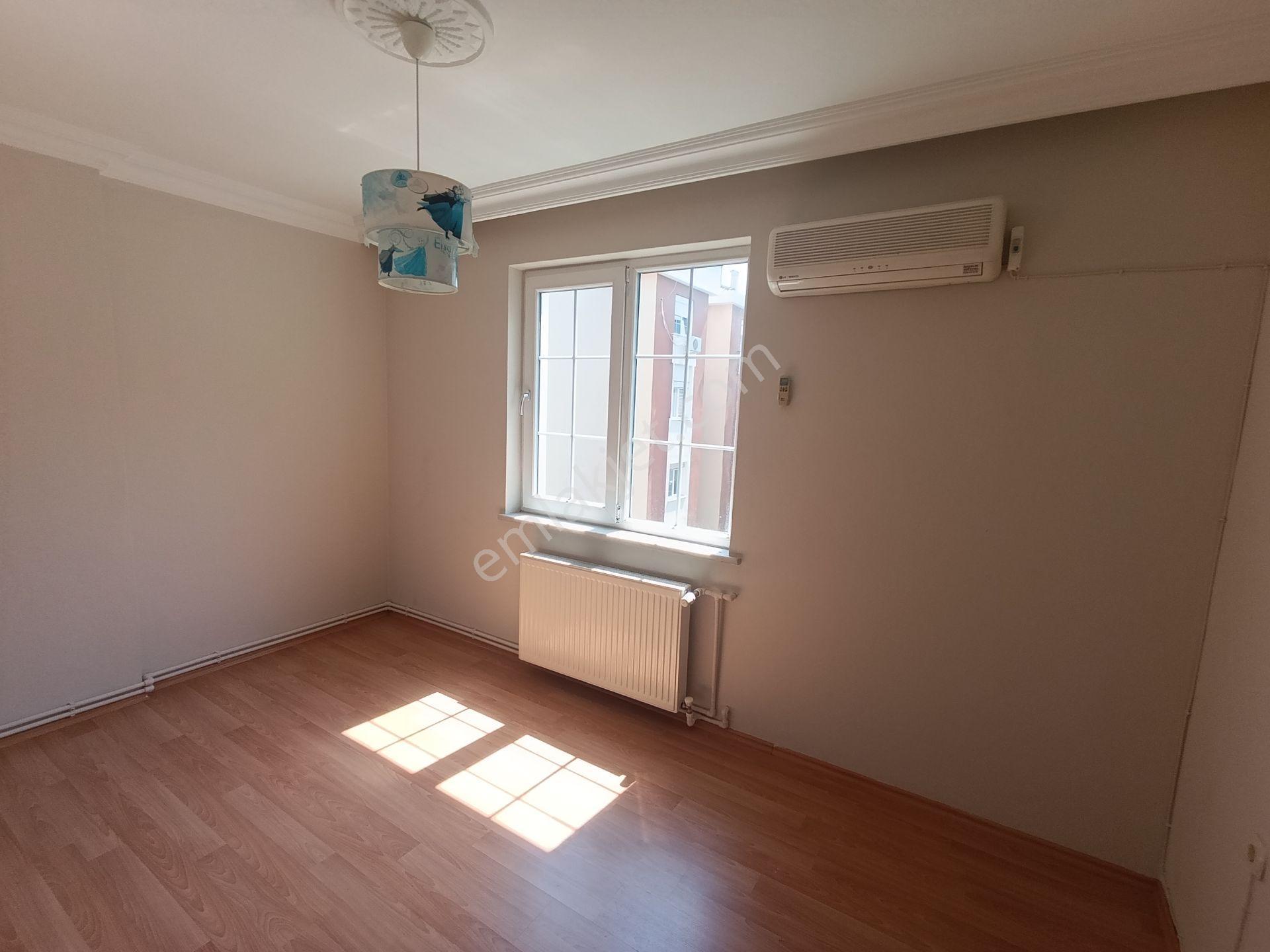 Kızıltoprakta Doğalgazlı, Klimalı, Masrafsız Katta Geniş 3+1 Kiralık Daire - Görsel 16