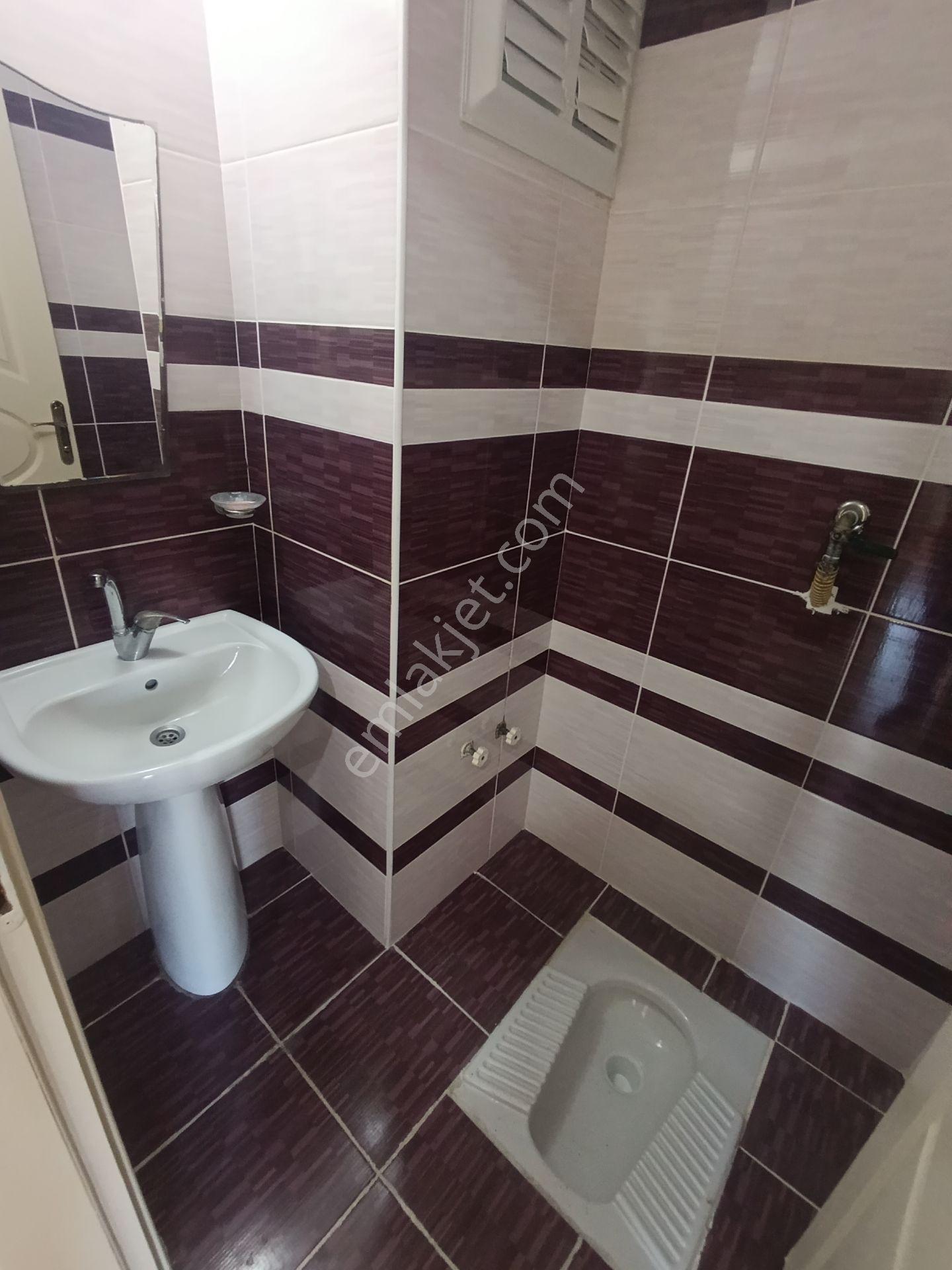 Kızıltoprakta Doğalgazlı, Klimalı, Masrafsız Katta Geniş 3+1 Kiralık Daire - Görsel 24