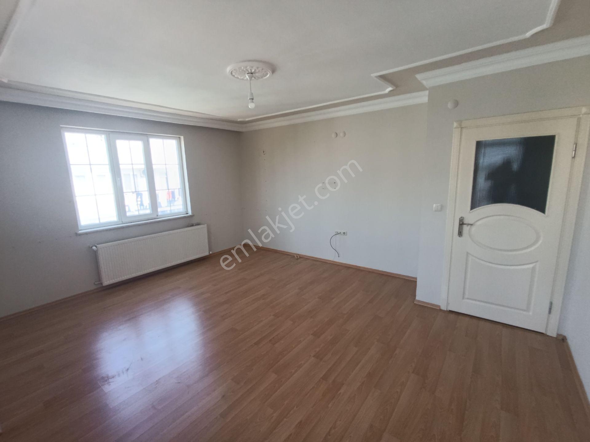 Kızıltoprakta Doğalgazlı, Klimalı, Masrafsız Katta Geniş 3+1 Kiralık Daire - Görsel 4