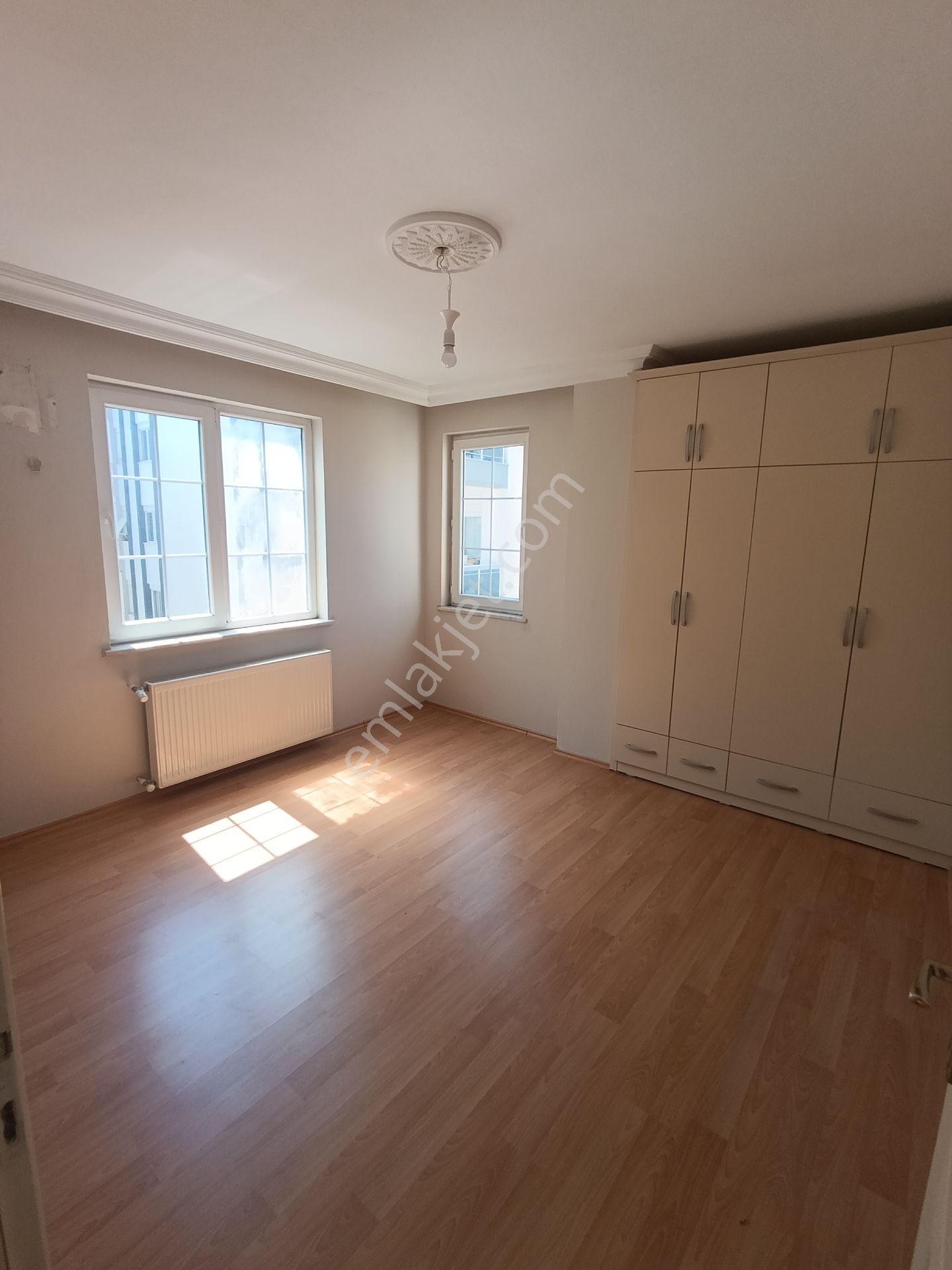 Kızıltoprakta Doğalgazlı, Klimalı, Masrafsız Katta Geniş 3+1 Kiralık Daire - Görsel 15