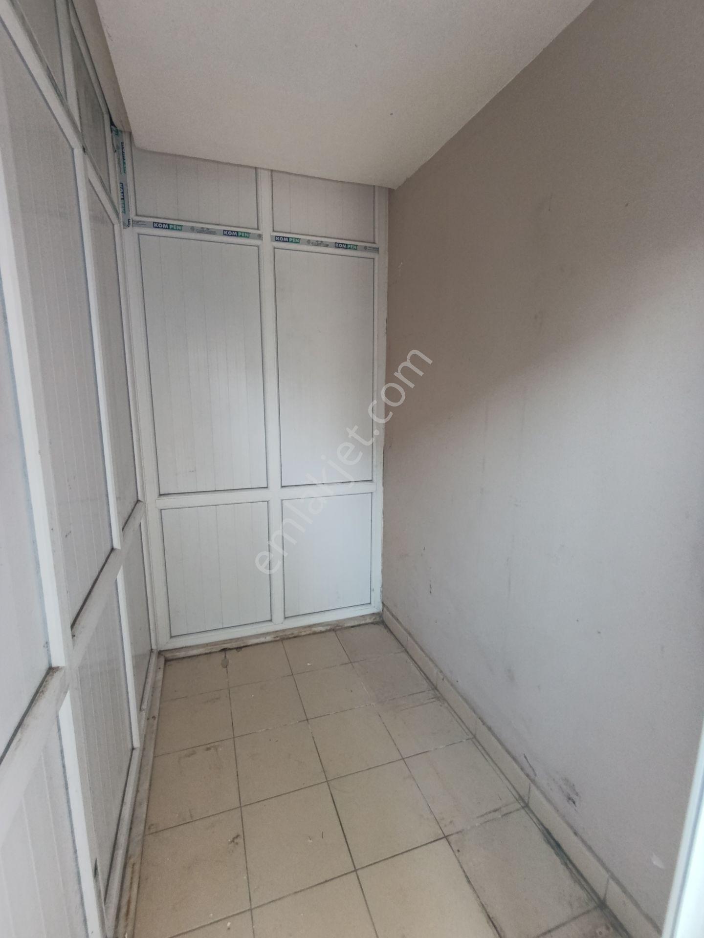 Kızıltoprakta Doğalgazlı, Klimalı, Masrafsız Katta Geniş 3+1 Kiralık Daire - Görsel 26