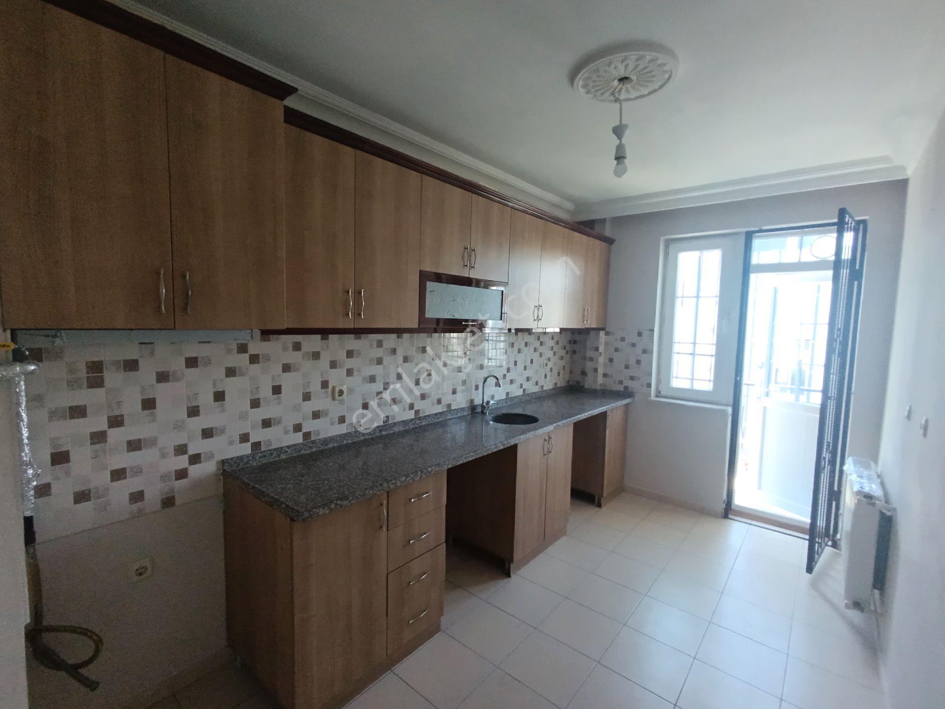 Kızıltoprakta Doğalgazlı, Klimalı, Masrafsız Katta Geniş 3+1 Kiralık Daire