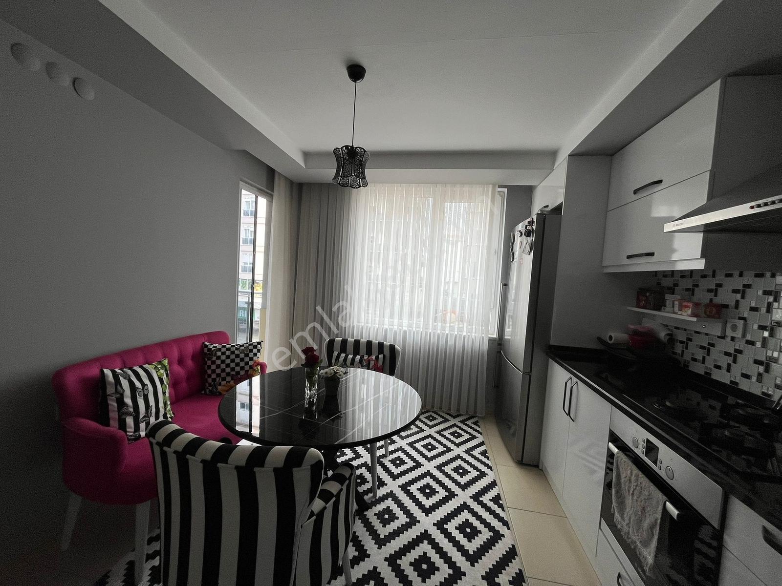 Gödene Cadde Üzeri 175 M2 Geniş Masrafsız Okullar Bölgesinde 3+1 - Görsel 20