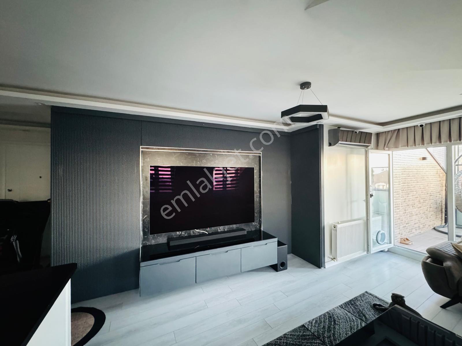 Cihangir Konaklarında 1+1 Özel Dekorlu 70m2 Asansörlü Manzaralı Teras Kat - Görsel 7