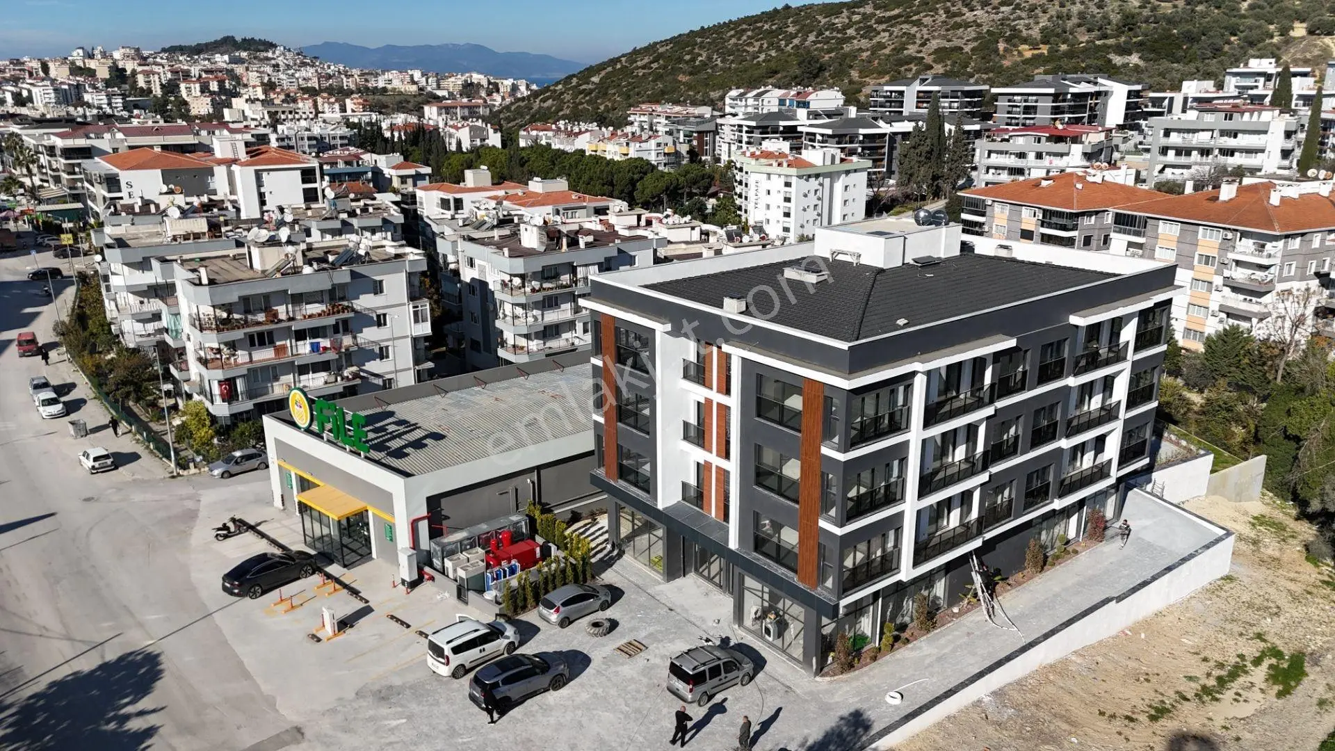 Kuşadası Kirazlı Yolu Satılık Ara Kat Sıfır 3+1 Daire