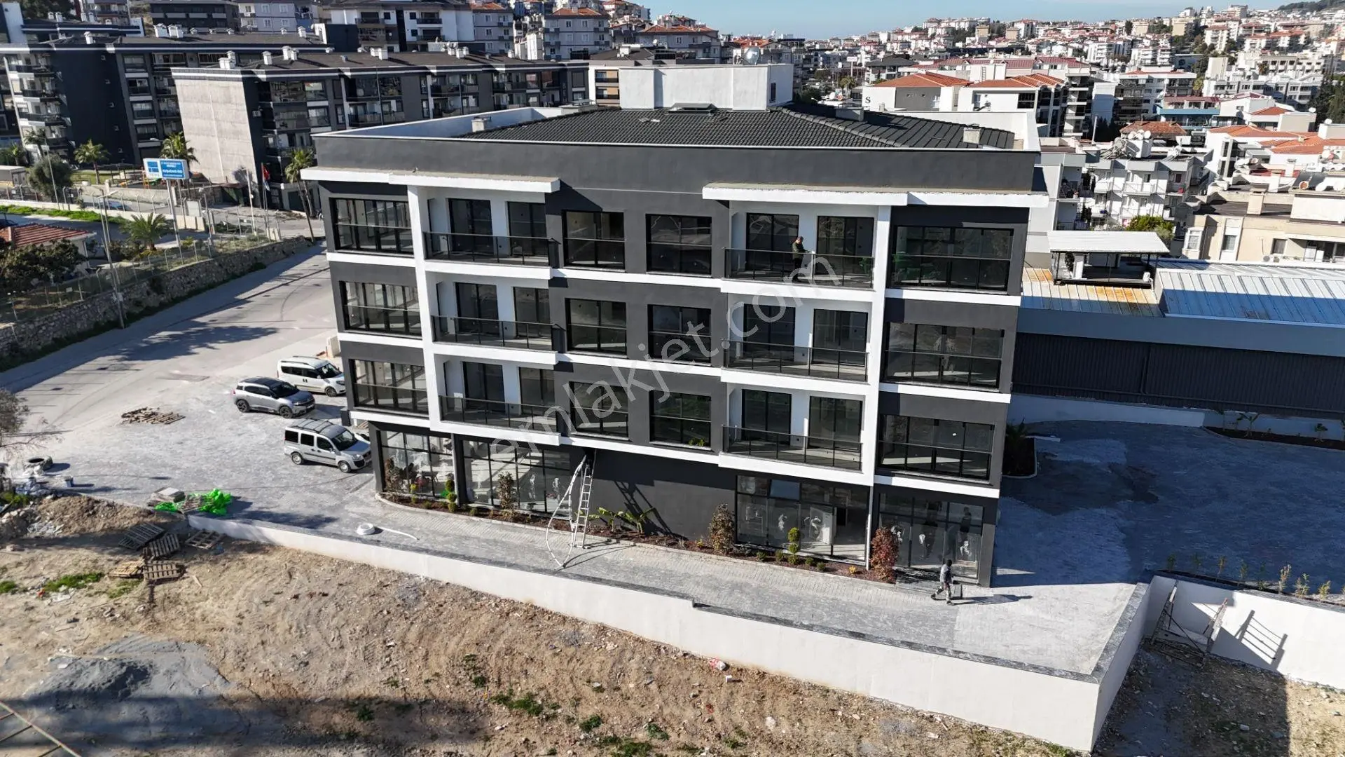 Kuşadası Kirazlı Yolu Satılık Ara Kat Sıfır 3+1 Daire - Görsel 4