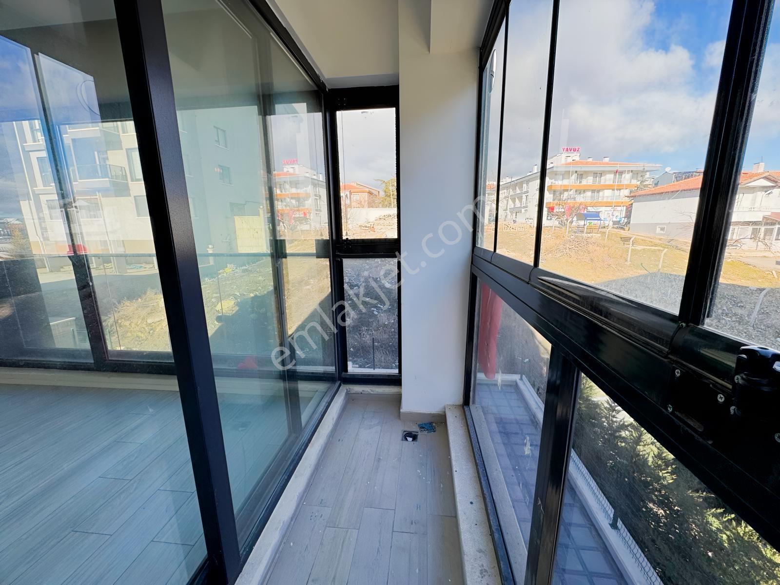 Alaçatı'dan İncek'te Bulvar Yakını Geniş 1+1 Kiralık Daire - Görsel 19