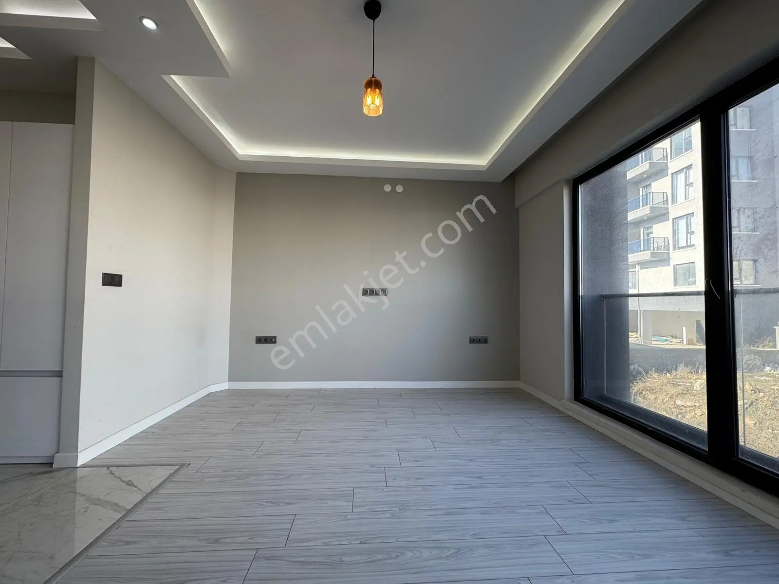 Alaçatı'dan İncek'te Bulvar Yakını Geniş 1+1 Kiralık Daire - Görsel 4