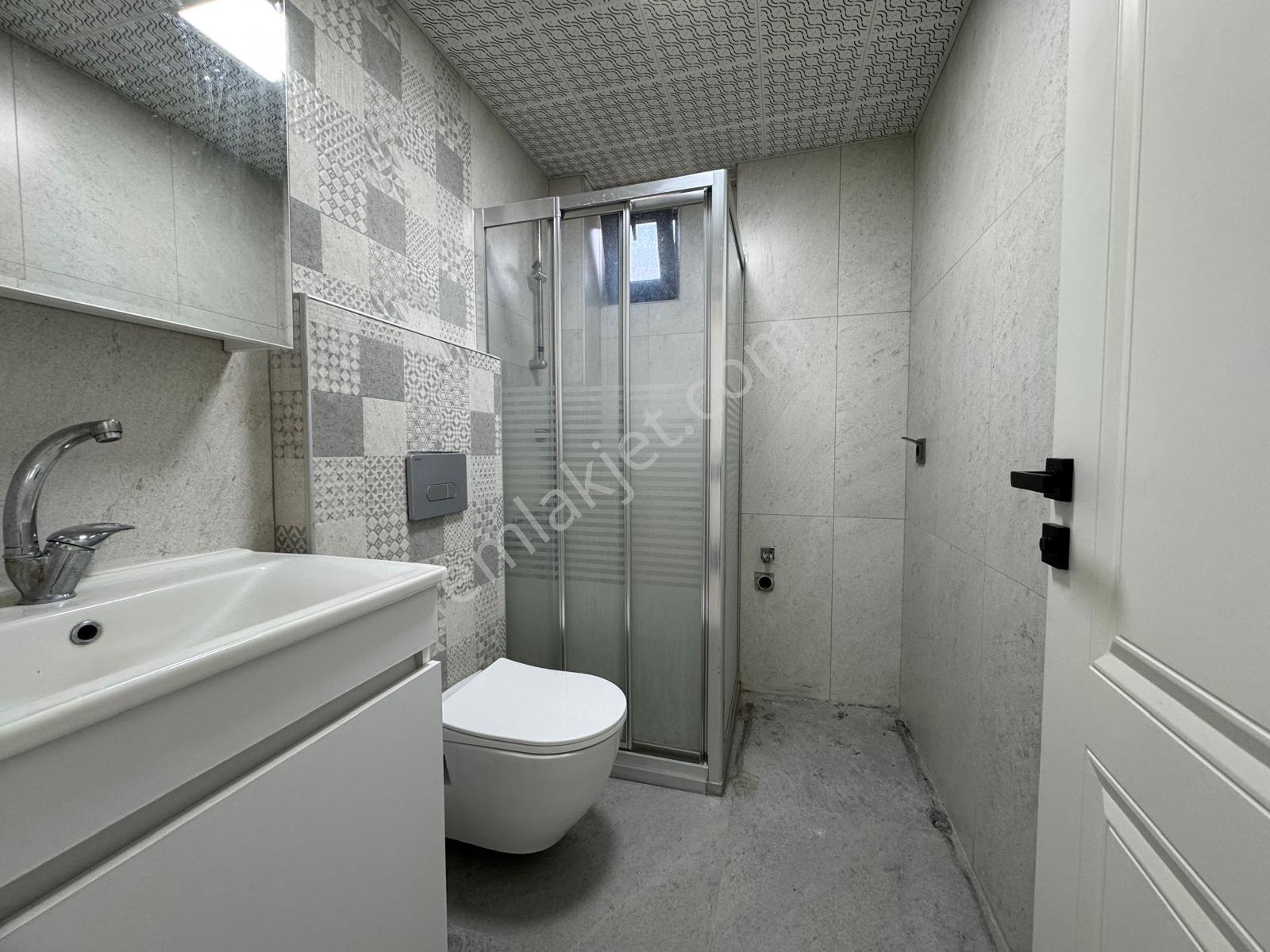 Alaçatı'dan İncek'te Bulvar Yakını Geniş 1+1 Kiralık Daire - Görsel 31