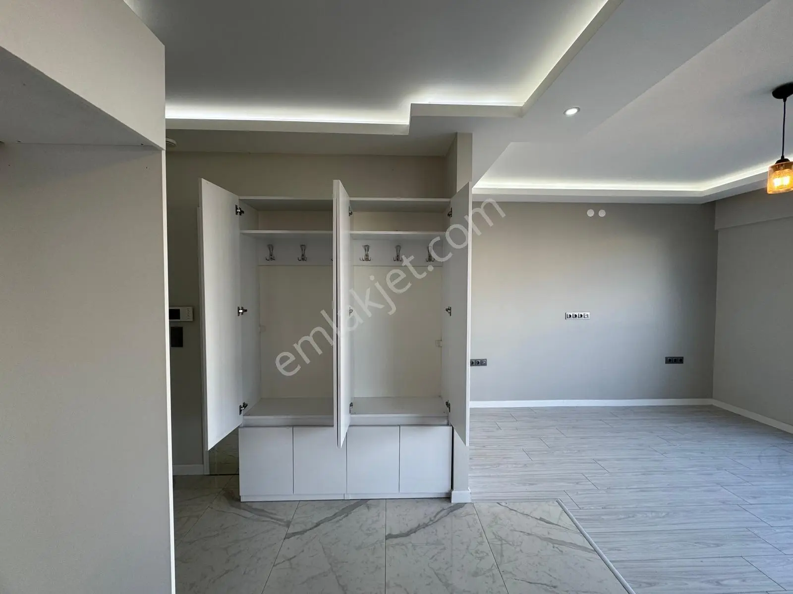 Alaçatı'dan İncek'te Bulvar Yakını Geniş 1+1 Kiralık Daire - Görsel 5