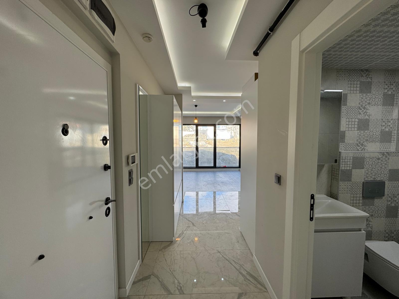 Alaçatı'dan İncek'te Bulvar Yakını Geniş 1+1 Kiralık Daire - Görsel 14