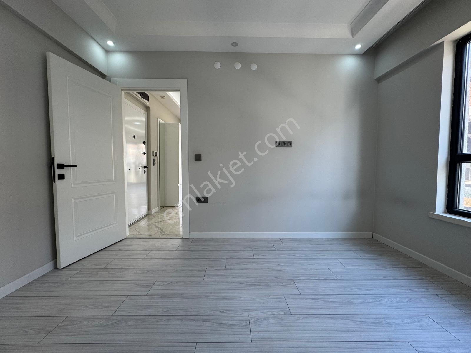 Alaçatı'dan İncek'te Bulvar Yakını Geniş 1+1 Kiralık Daire - Görsel 25