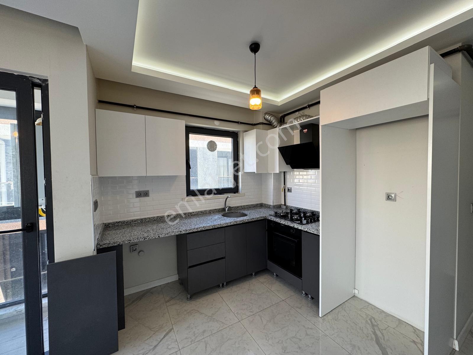 Alaçatı'dan İncek'te Bulvar Yakını Geniş 1+1 Kiralık Daire - Görsel 23