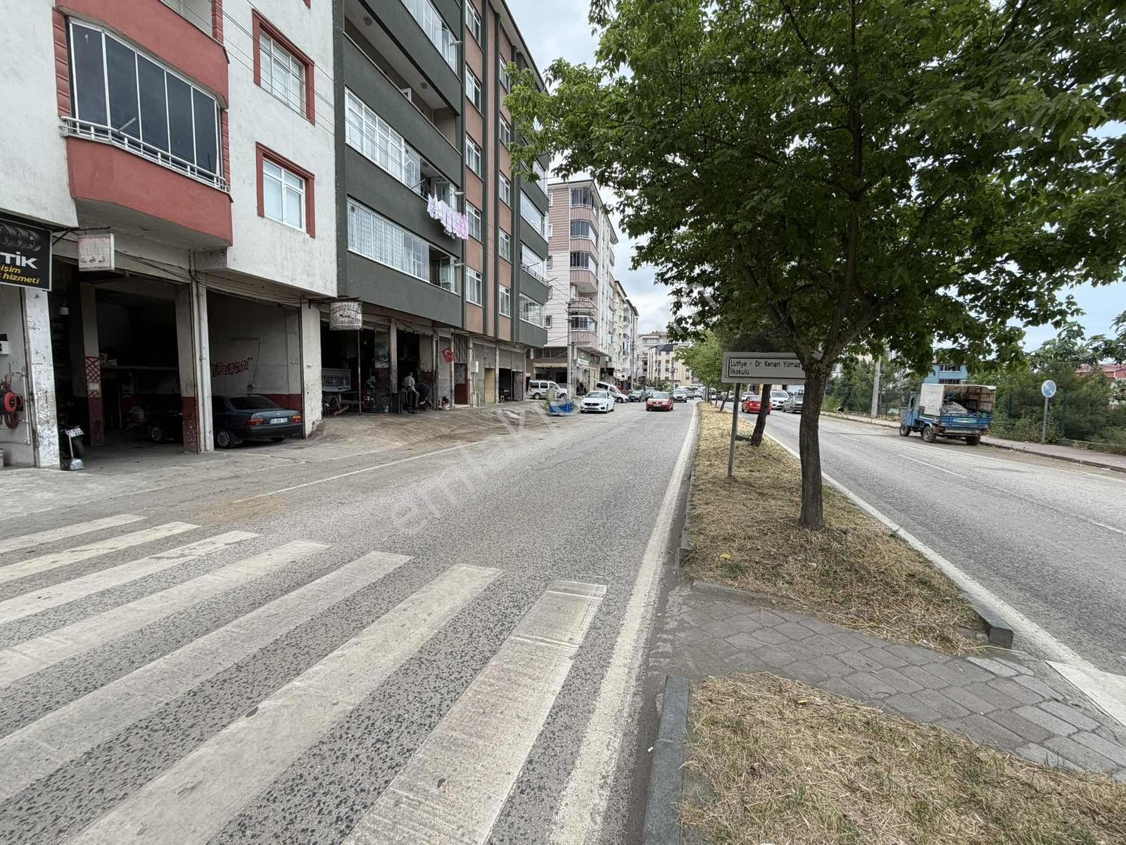 Çay Mahallesi Merkezde Cadde Üstü Çok İşlek Konum Dükkan - Görsel 4