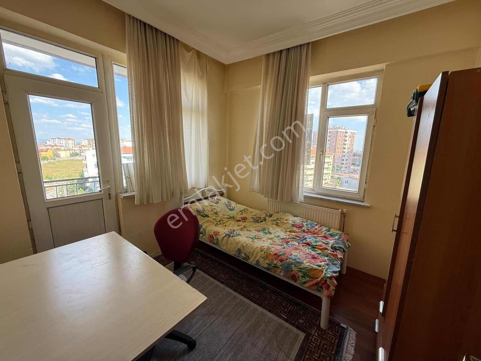 Net Emlaktan Anayol Üstü Bakımlı Eşyalı Arakat Kiralık Daire - Görsel 6