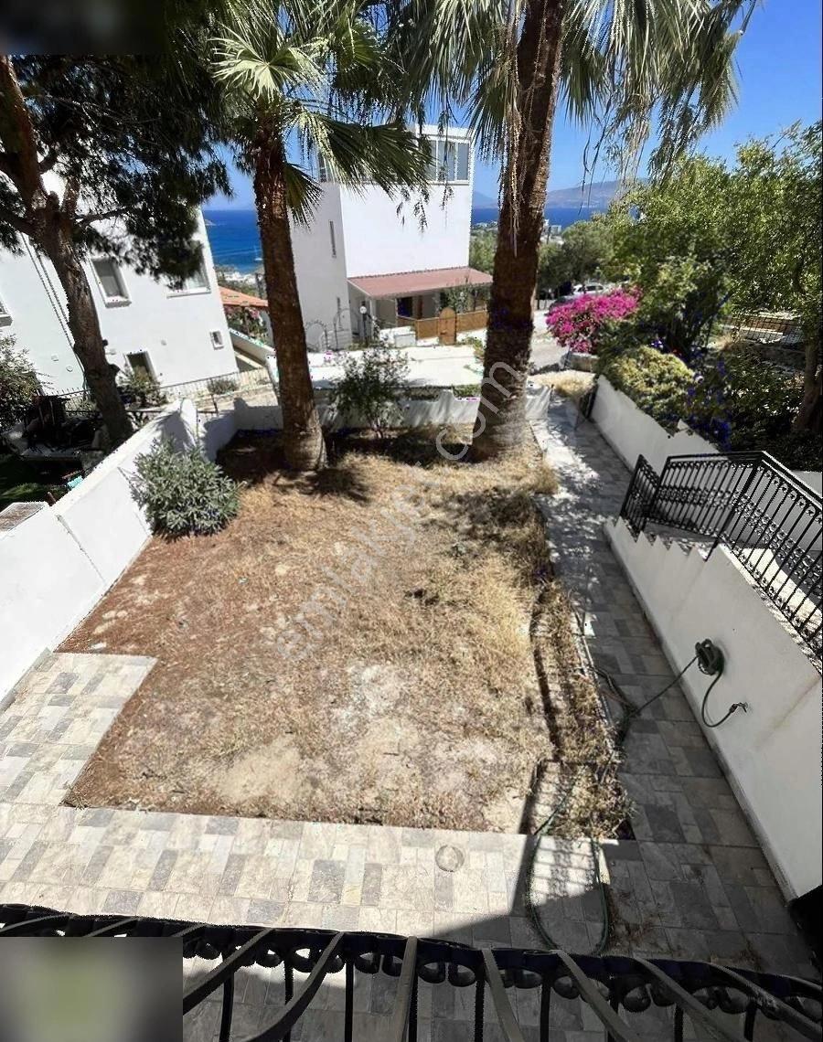 Akyarlarda Manzaralı, Bahçeli Dubleks Villa Ve 1+1 Bahçe Katı - Görsel 23