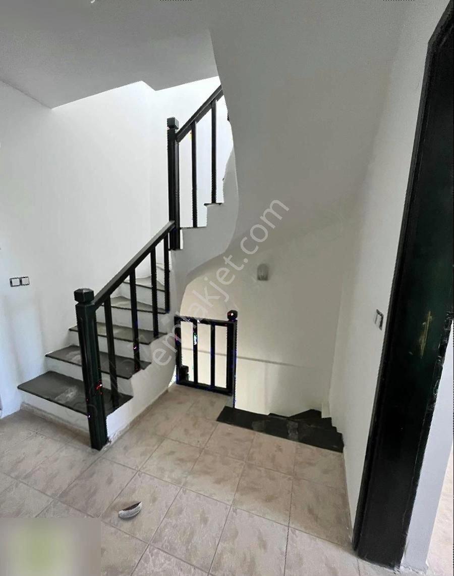 Akyarlarda Manzaralı, Bahçeli Dubleks Villa Ve 1+1 Bahçe Katı - Görsel 31