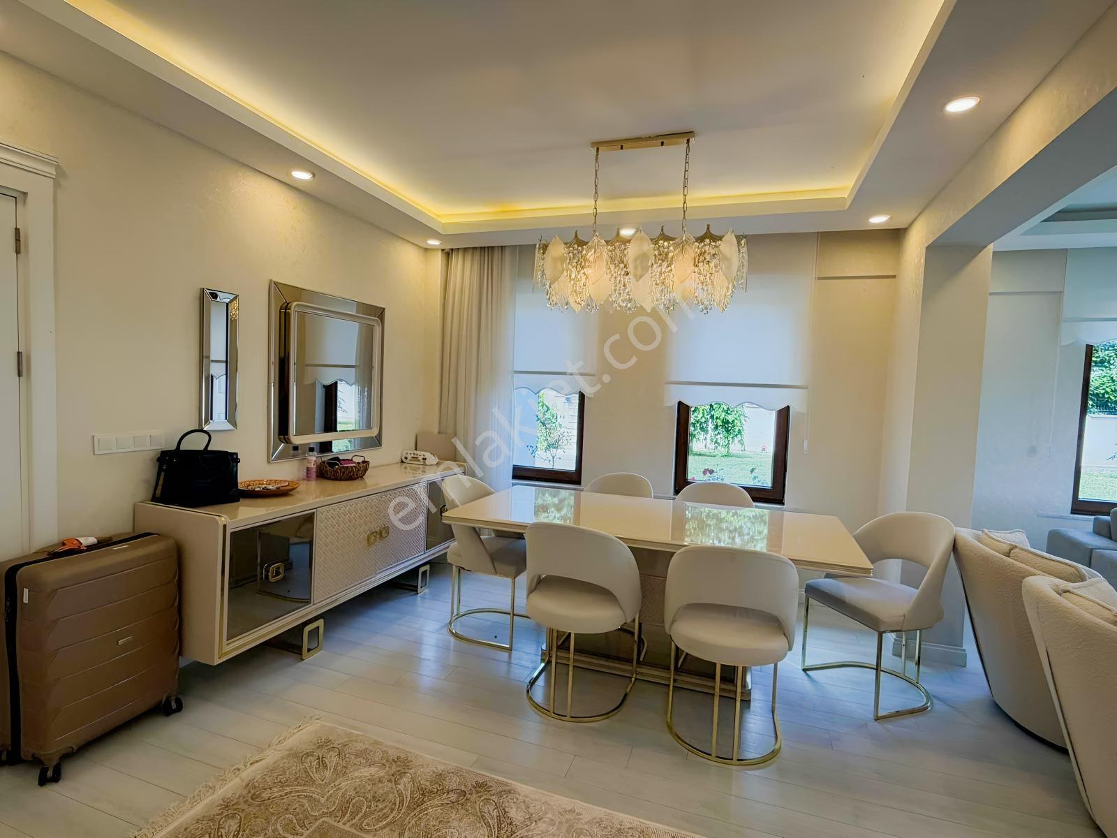 Arnavutköy Taşoluk Osmanlı Konaklarında 4+1 Eşyalı Kiralık Villa - Görsel 31