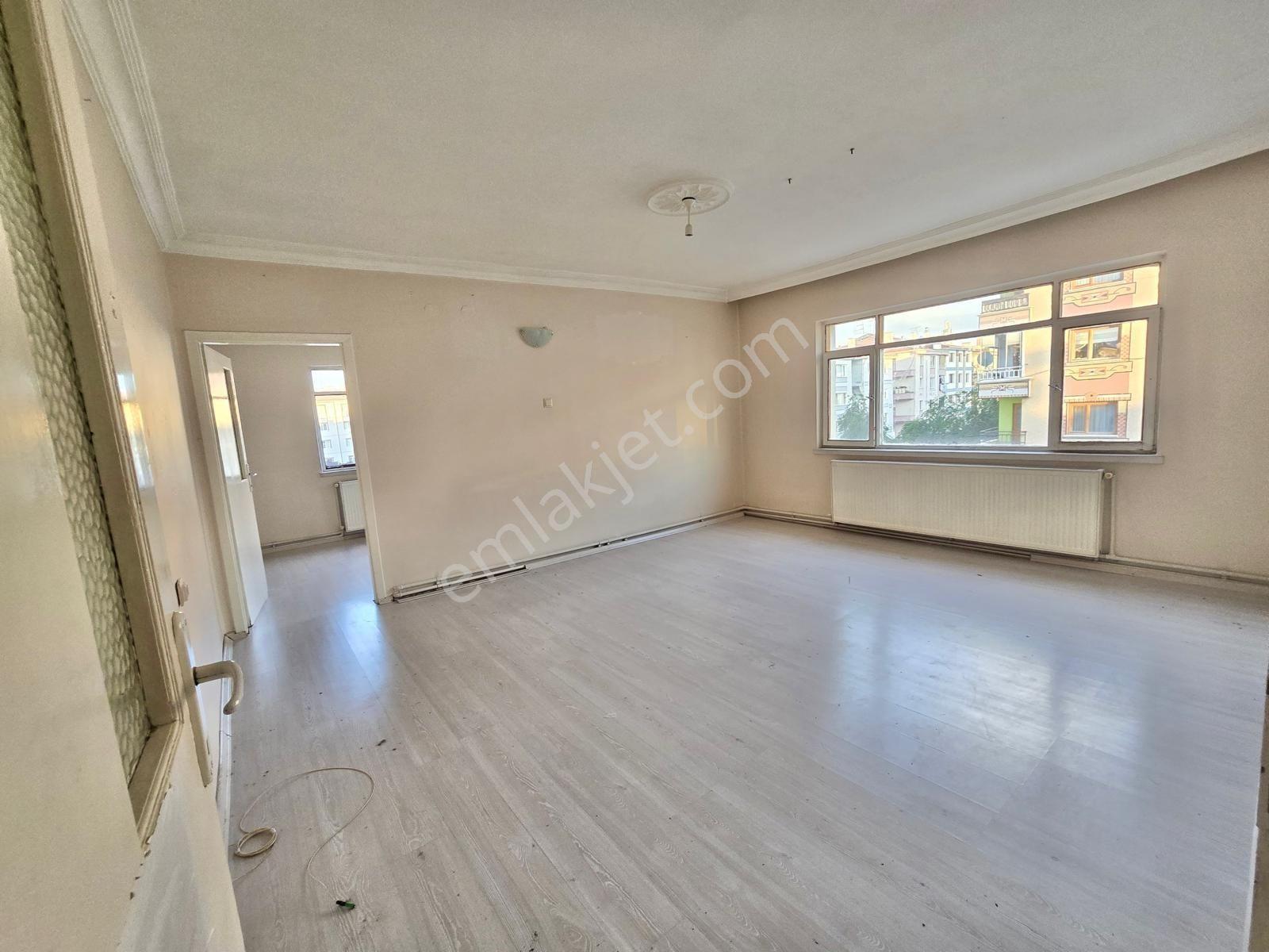 Sincan Akşemsettin Mah. 3+1 Yapılı Kiralık Ara Katta Daire - Görsel 3