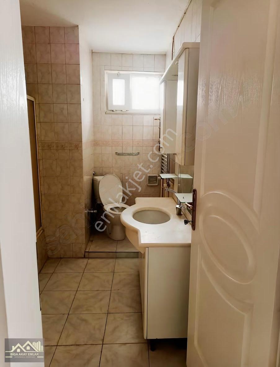 Biga Çarşı Merkezinde Kapalı Mutfak 2+1 Kiralık Daire - Görsel 8