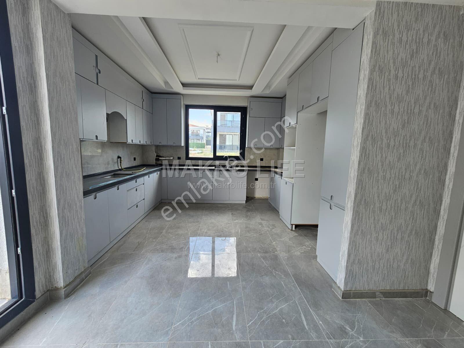 Doğayla İç İçe Konforlu Ve Lüx Bir Yaşam Arayanlara Özel 6+1 Satılık Villa - Görsel 6