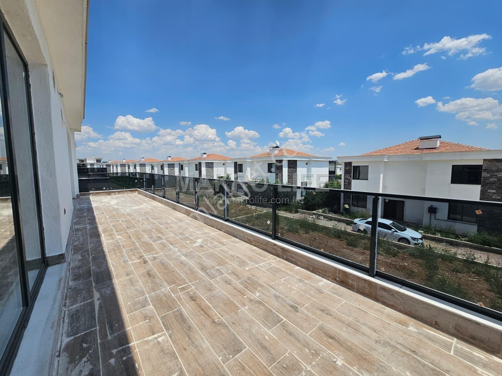 Doğayla İç İçe Konforlu Ve Lüx Bir Yaşam Arayanlara Özel 6+1 Satılık Villa - Görsel 12