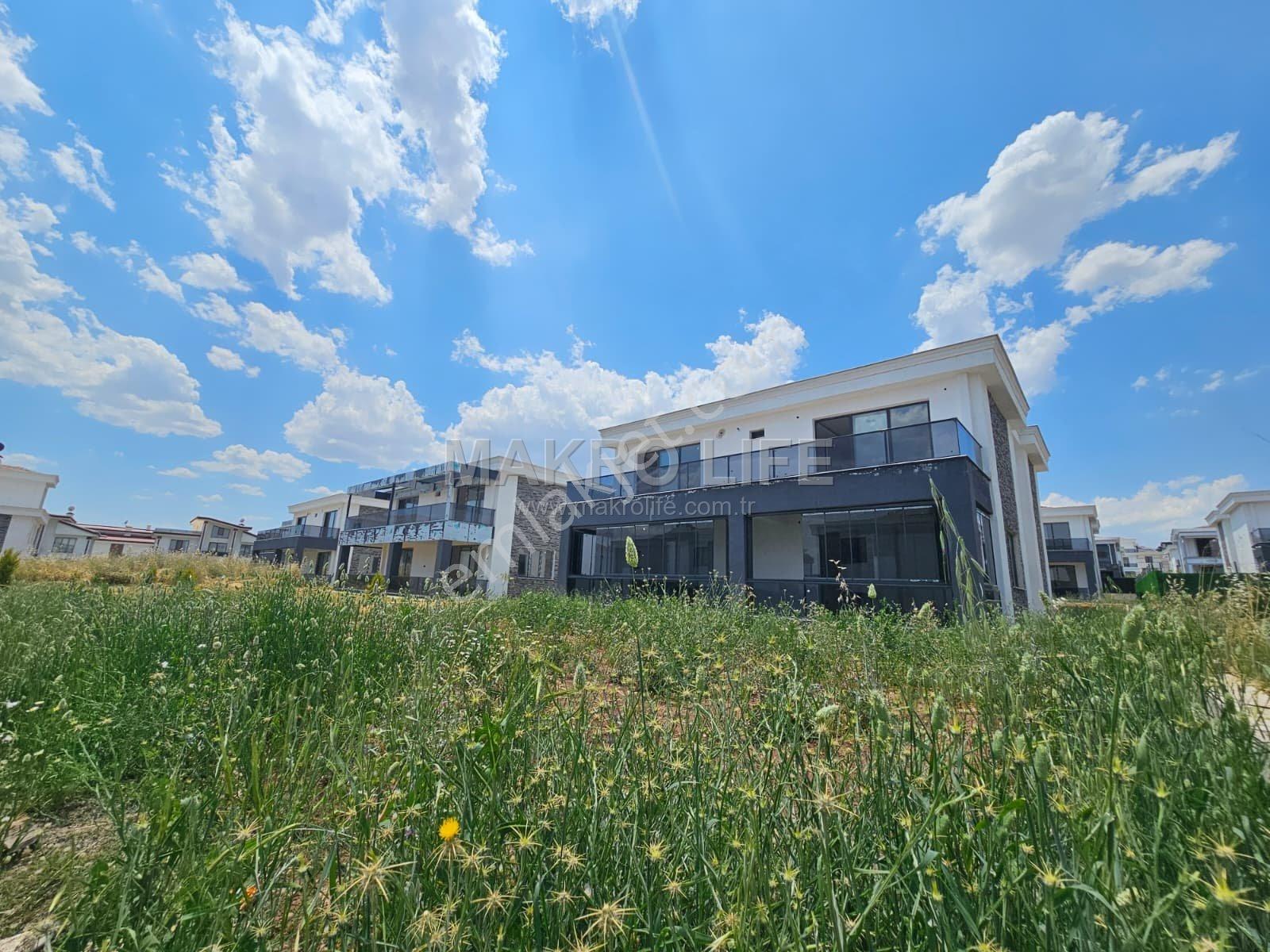 Doğayla İç İçe Konforlu Ve Lüx Bir Yaşam Arayanlara Özel 6+1 Satılık Villa - Görsel 15
