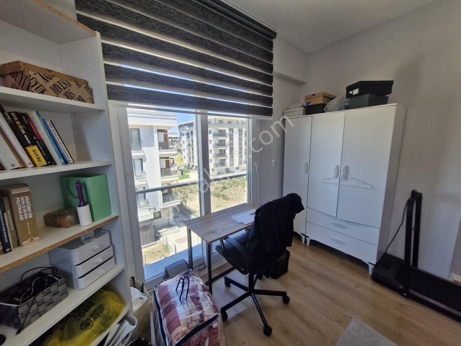 Seyrekte Satılık 1+1 Asansörlü Köşe Doğalgazlı Otoparklı Mkd Den - Görsel 8