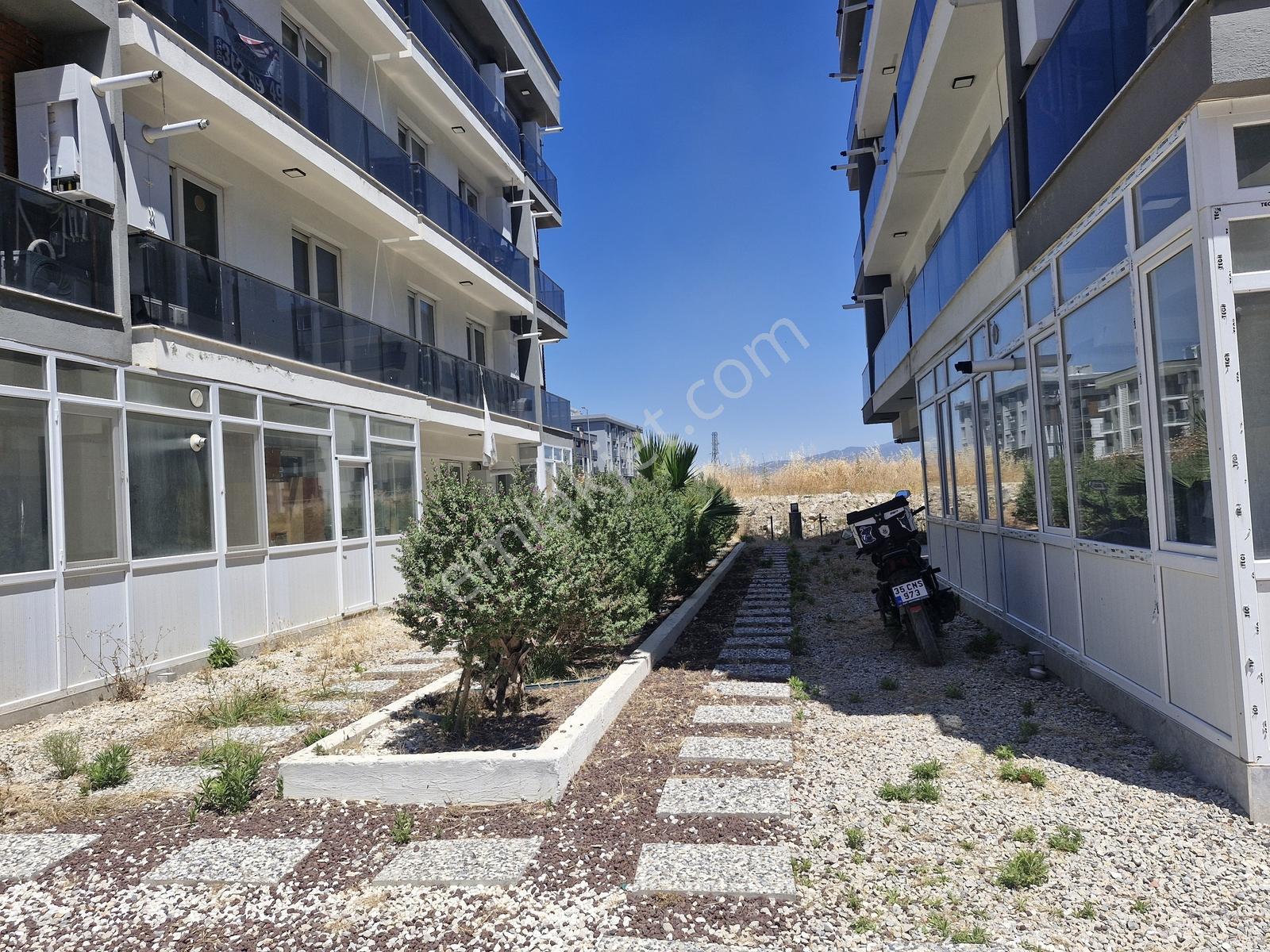 Seyrekte Satılık 1+1 Asansörlü Köşe Doğalgazlı Otoparklı Mkd Den - Görsel 13