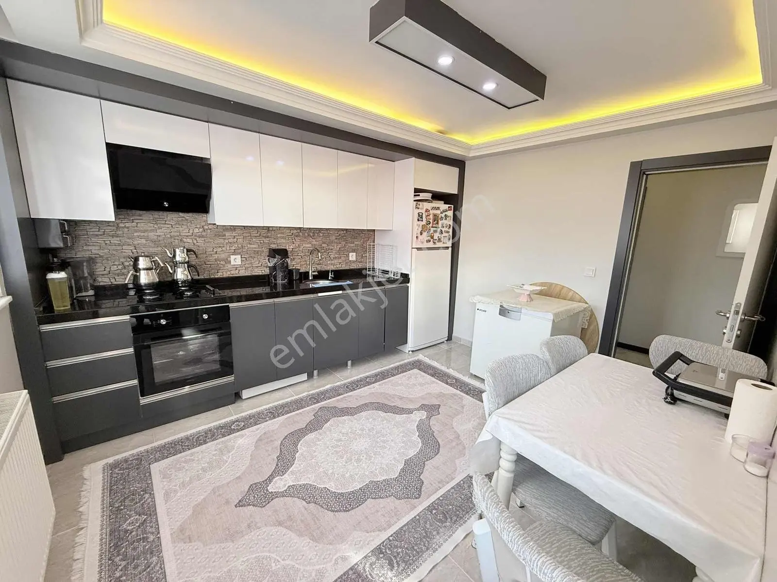 Arzu Emlak'tan Gazi Mah Tek Daire Üzeri 3+1 160m2 Daire - Görsel 3