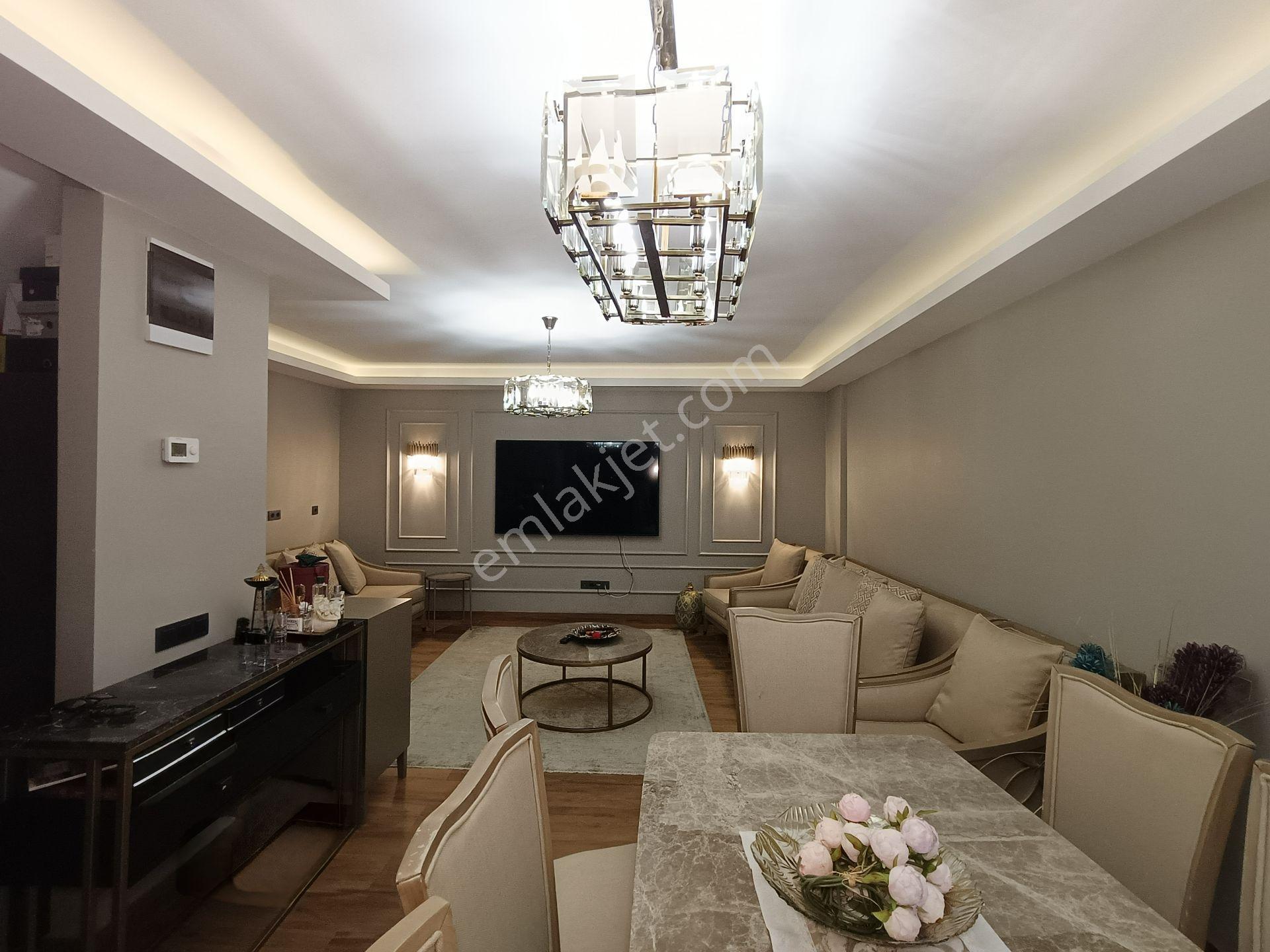 Atakent'te Site İçi Hem Konut Hem İş Yerine Uygun Satılık Lüks Villa - Görsel 5